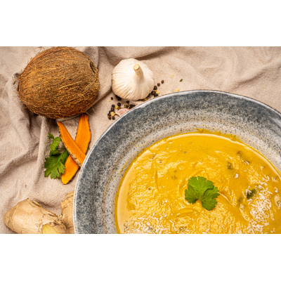 Zupa tajska z carry i kolendrą aromatyczna i rozgrzewająca