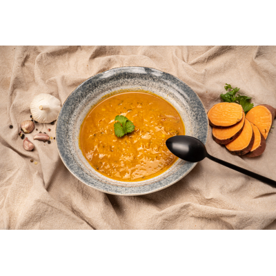 Zupa marokańska z batatem i kolendrą, smaczna, aromatyczna