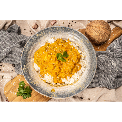 Curry jest stosowane w kuchni indyjskiej – nie można bez nich przyrządzić takich potraw jak rasam, sambar, khadi