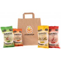 Taralli, przekąska włoska, z naturalnych składników, mąki, oleju słonecznikowego, oliwy z oliwek i białego wina